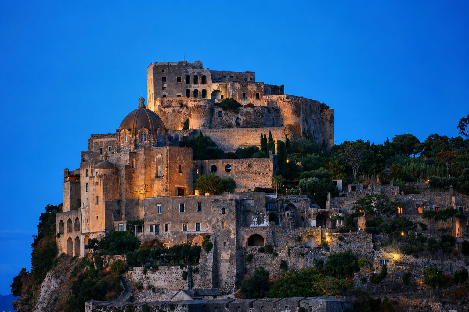 Il Castello Aragonese al tramonto, Ischia